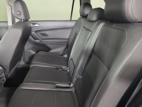 Used 2018 Volkswagen Tiguan SE w/ Panoramic Sunroof Package AWD/4WD image 27