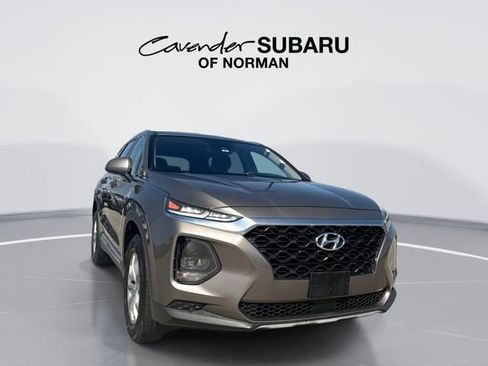 Used 2019 Hyundai Santa Fe SE image 1