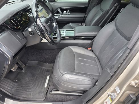 Certified 2023 Land Rover Range Rover SE AWD/4WD image 10