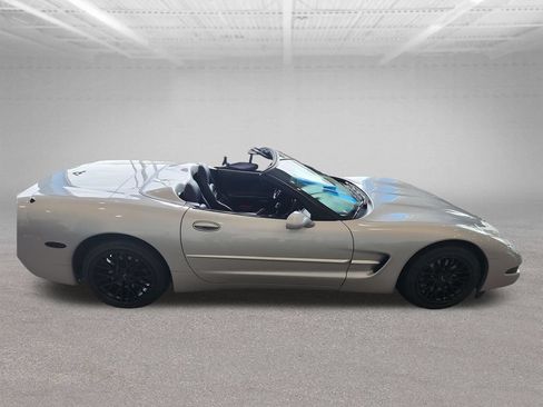Used 2000 Chevrolet Corvette Convertible w/ Memory Pkg RWD image 13