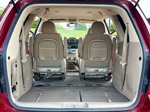 Used 2012 Kia Sedona LX FWD image 7