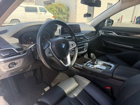 Used 2020 BMW 740i RWD image 10