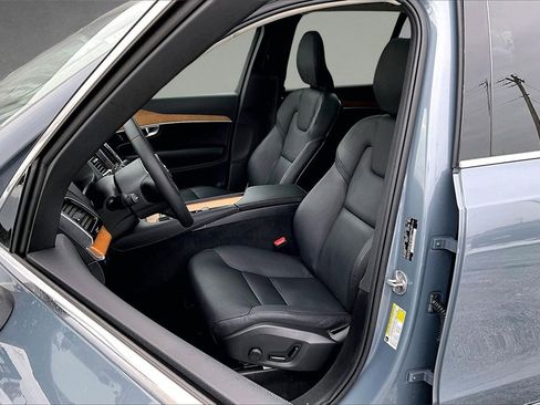Used 2023 Volvo XC90 B6 Plus w/ Protection Package Premier image 21