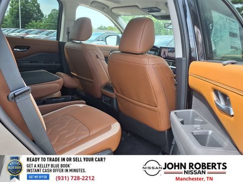 New 2026 Nissan Pathfinder Platinum FWD image 19
