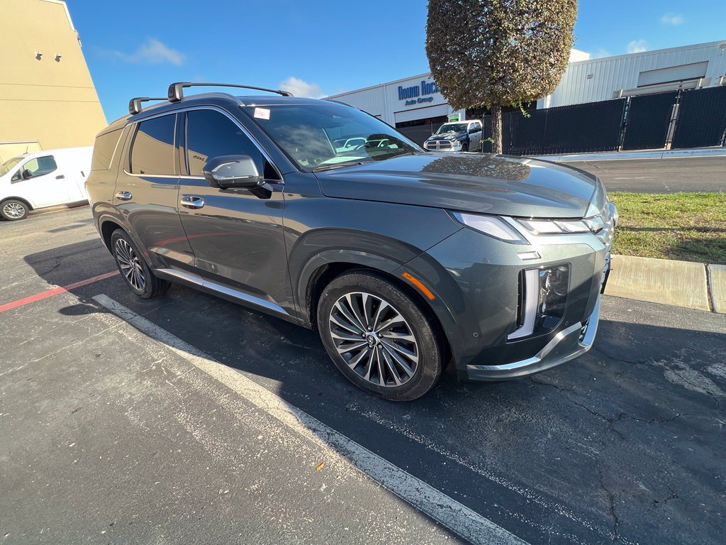 Used 2024 Hyundai Palisade Calligraphy AWD/4WD image 2