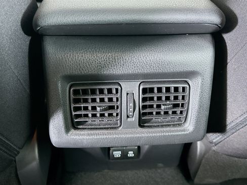 Used 2025 Toyota Camry LE image 27