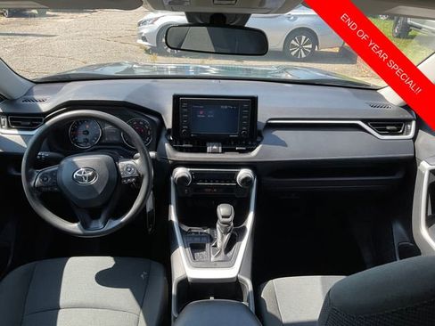 Used 2022 Toyota RAV4 LE image 15