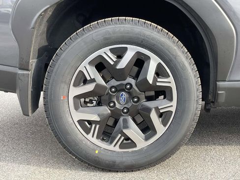 Used 2025 Subaru Forester Premium image 31