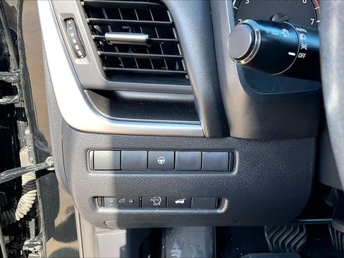Certified 2023 Nissan Rogue SV w/ SV Premium B Package FWD image 32
