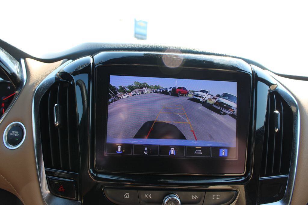 Used 2023 Chevrolet Traverse Premier FWD image 64