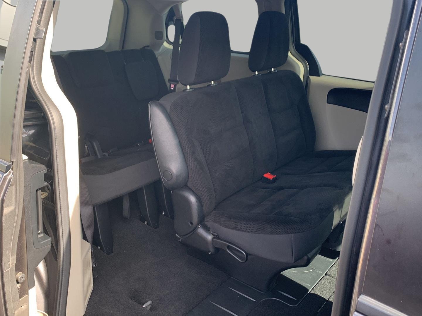 Used 2017 Dodge Grand Caravan SE w/ Power Window Group FWD image 26