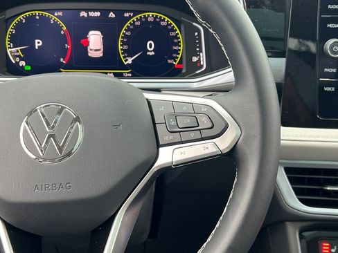 New 2025 Volkswagen Taos SEL image 29