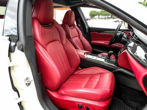 Used 2018 Maserati Quattroporte S GranSport Q4 AWD/4WD image 35
