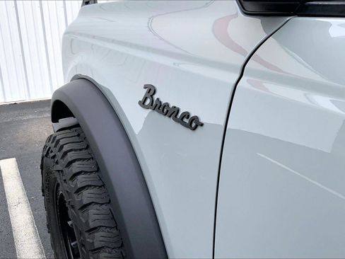 Used 2022 Ford Bronco Black Diamond image 29