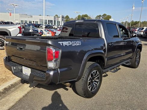 Used 2020 Toyota Tacoma TRD Sport image 12