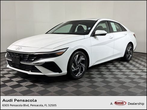 Used 2025 Hyundai Elantra SEL FWD image 1