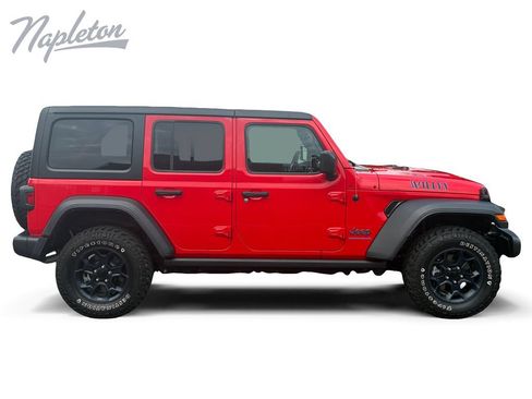 Used 2023 Jeep Wrangler Unlimited w/ Cold Weather Group AWD/4WD image 7