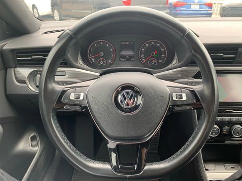 Used 2021 Volkswagen Passat 2.0T R-Line image 14