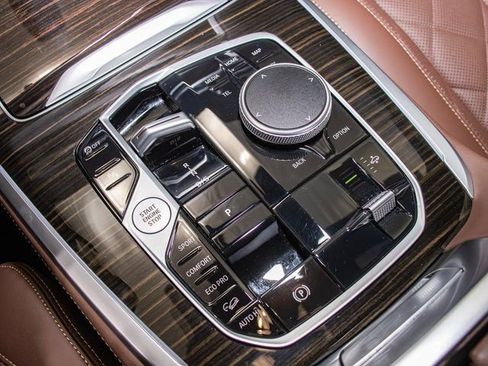 Certified 2025 BMW X7 xDrive40i w/ Premium Package image 19