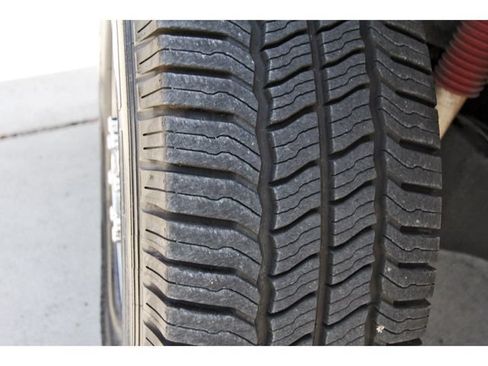 Used 2016 Ford F350 Platinum w/ FX4 Off-Road Package AWD/4WD image 28