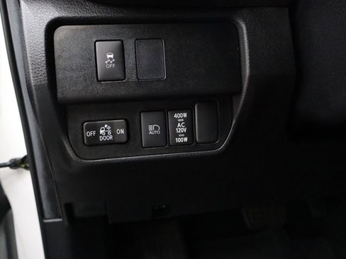 Used 2022 Toyota Tacoma TRD Sport w/ Technology Package image 15