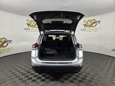 Used 2024 Nissan Rogue SV AWD/4WD image 29