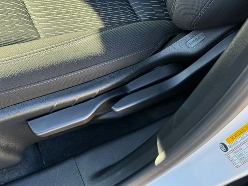 Used 2025 Chevrolet Equinox LT image 23