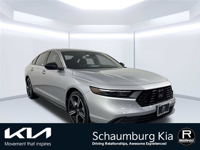 Used 2023 Honda Accord Sport image 3