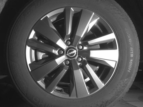Used 2025 Nissan Pathfinder SV AWD/4WD image 12