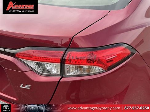 Used 2022 Toyota Corolla LE image 16