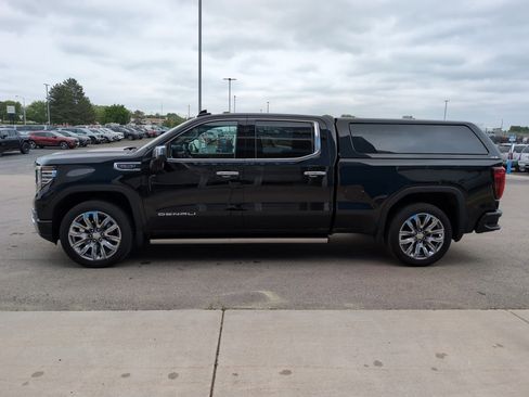 Used 2023 GMC Sierra 1500 Denali w/ Denali Reserve Package image 5