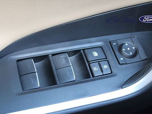 Used 2025 Toyota RAV4 Limited FWD image 24