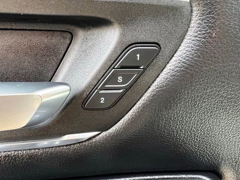 Used 2025 RAM 1500 Laramie AWD/4WD image 29
