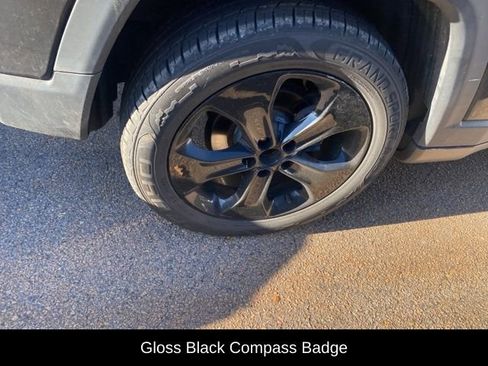 Used 2019 Jeep Compass Altitude image 9