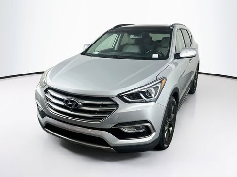 Used 2017 Hyundai Santa Fe Sport FWD image 3