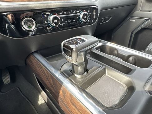 Used 2022 GMC Sierra 1500 SLT w/ SLT Convenience Package image 17