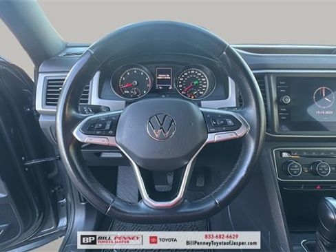 Used 2020 Volkswagen Atlas Cross Sport SE w/ Towing Package image 17