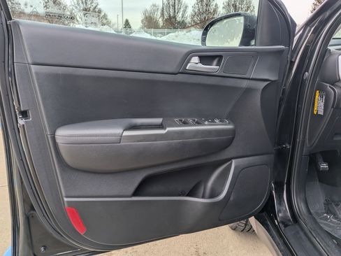 Used 2020 Kia Sportage LX w/ LX Popular Package image 11