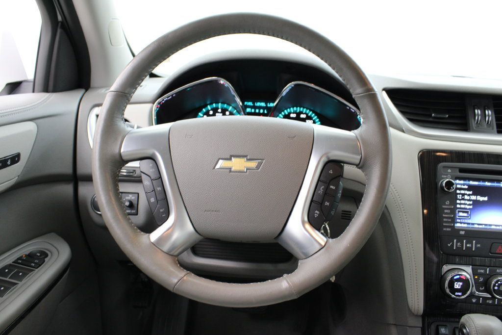 Used 2017 Chevrolet Traverse Premier FWD image 22