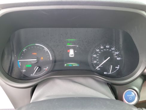 Used 2024 Toyota Sienna XLE FWD image 24