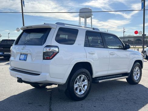Used 2017 Toyota 4Runner SR5 Premium image 26