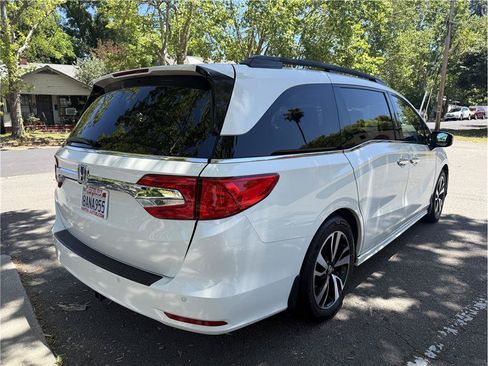 Used 2018 Honda Odyssey Elite image 5