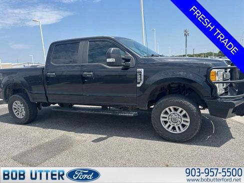 Used 2017 Ford F250 XL w/ STX Appearance Package AWD/4WD image 4