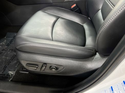 Used 2022 Toyota RAV4 XLE Premium image 18