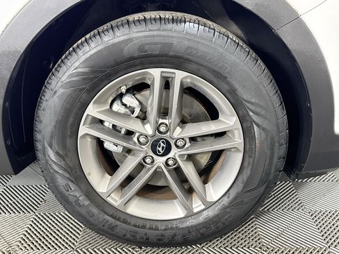 Used 2017 Hyundai Santa Fe Sport image 30