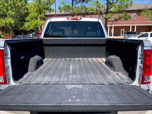 Used 2014 GMC Sierra 2500 SLT w/ Suspension Package, Off-Road AWD/4WD image 32