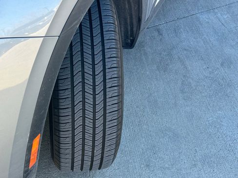 Used 2024 Buick Envision Preferred image 9