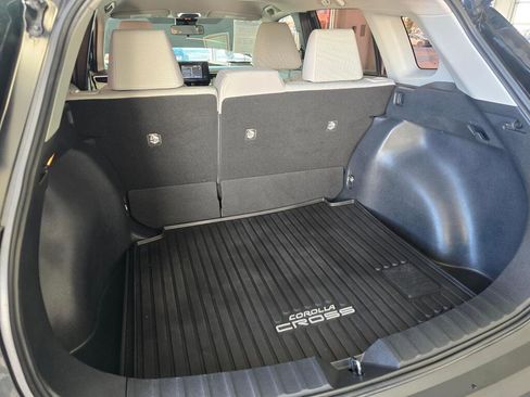 Used 2022 Toyota Corolla Cross L image 15