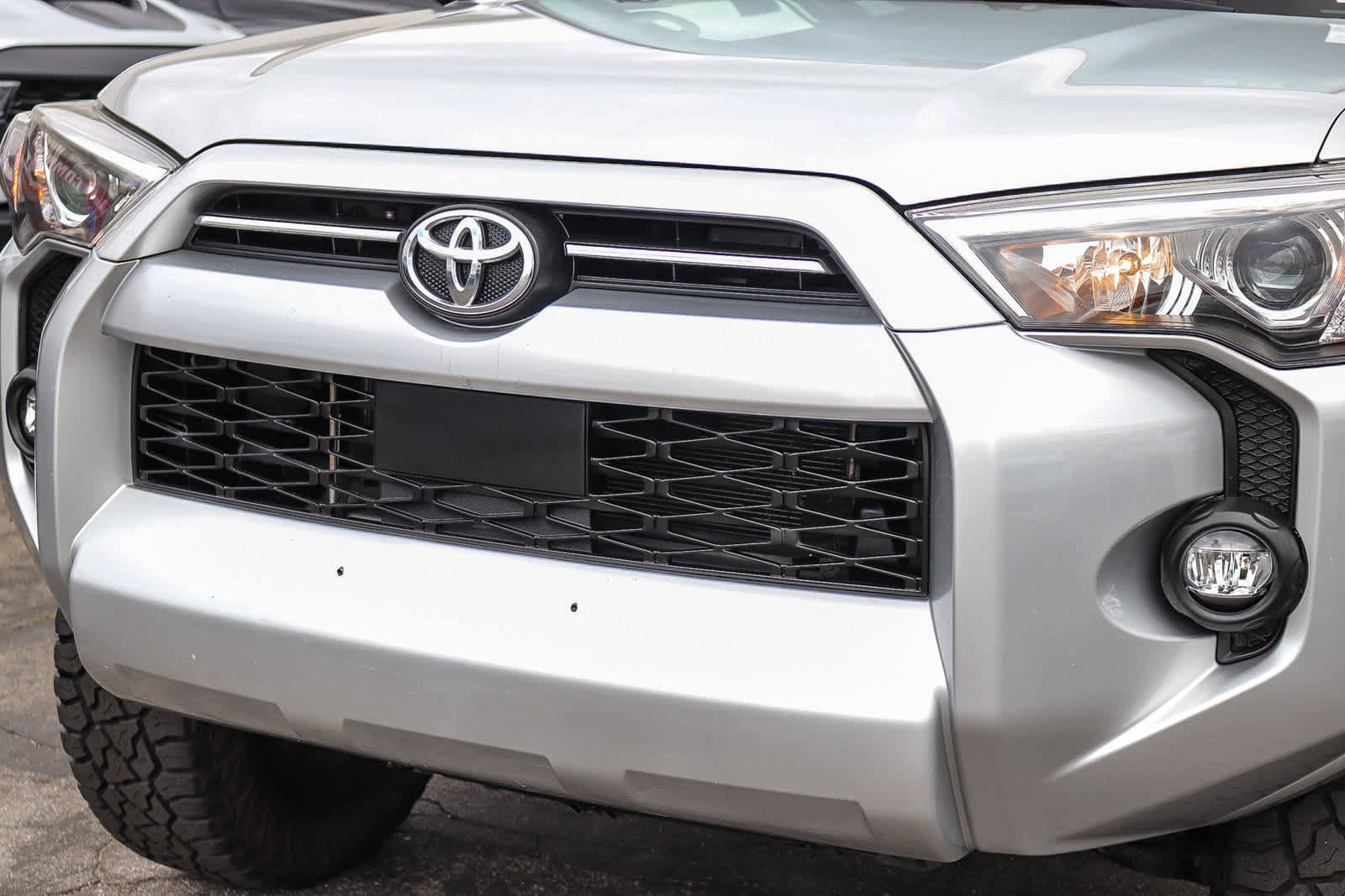 Used 2021 Toyota 4Runner SR5 AWD/4WD image 9