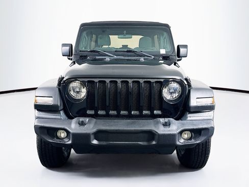 Used 2020 Jeep Wrangler Unlimited Sport S image 2